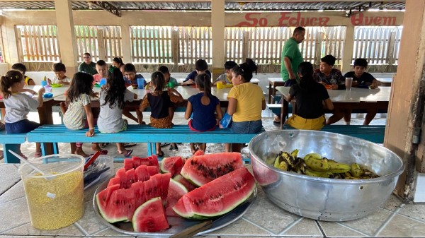 Prefeitura de Parintins abastece entidades sociais com alimentos do produtor rural