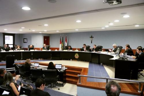 TCE identifica 38 irregularidades em município e multa prefeito Nonato de Atalaia do Norte 