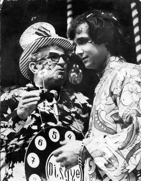 Chacrinha 100 anos: Conheça a trajetória do Velho Guerreiro