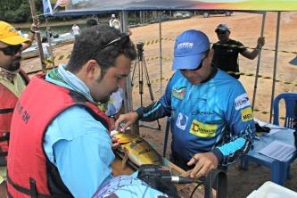 Léo Magalhães na Festa do Tucunaré de Presidente Figueiredo 