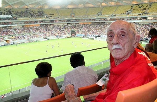 Amadeu Teixeira que treinou o América por 50 anos, morre em Manaus