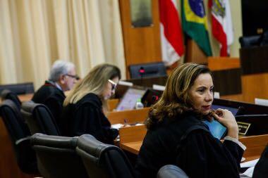 TJAM julga constitucional lei da fila