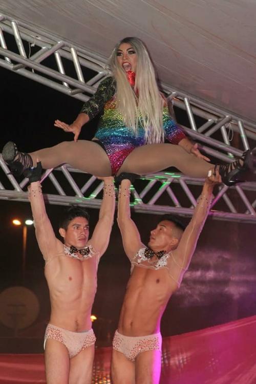 Karine Nogueira é a campeã do baile de transformismo 2017 de Parintins 