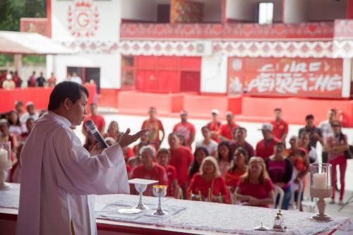 Artistas do Garantido pedem proteção na missa de abertura das atividades 