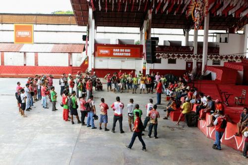 Trabalhadores do Garantido recebem equipamentos de proteção individual
