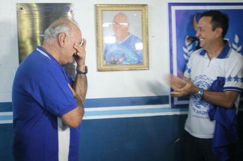 Caprichoso reinaugura QG e presta homenagens ao seu Claudomiro Carvalho 