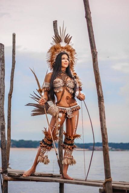 Mayra Dias Miss Brasil faz ensaio indígena em preparação ao  Miss Universo 