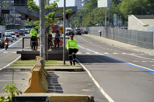 Fiscalização na faixa exclusiva para o transporte coletivo ocorre com tranquilidade