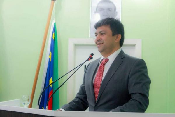 Telo Pinto confirma favoritismo e é ELEITO presidente da Câmara Telo Pinto confirma favoritismo e é ELEITO presidente da Câmara