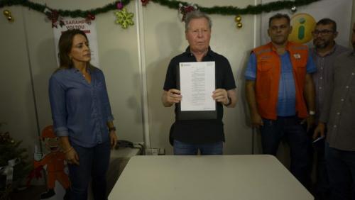 Prefeito Arthur  garante imóveis às vítimas do incêndio no Educandos