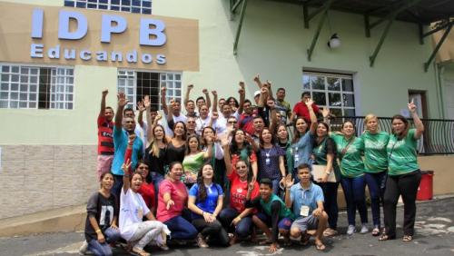 Mais de 400 vítimas do incêndio no Educandos já receberam doações da prefeitura 