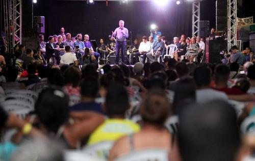 Prefeitura de Manaus realiza culto ecumênico para celebrar Natal com desabrigados