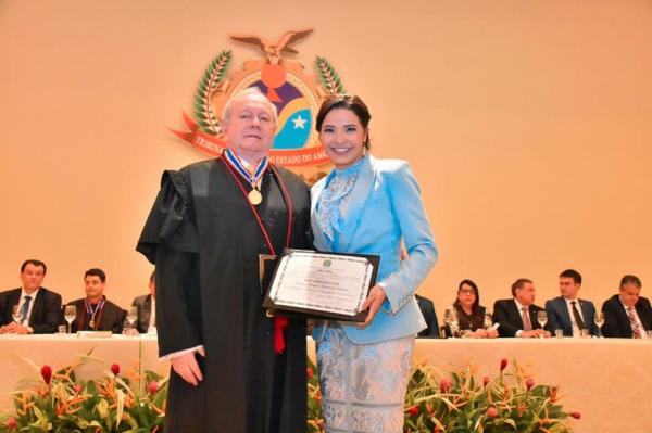 Mayara vota em Josué e grava vídeo assista aqui Mayara vota em Josué e grava vídeo assista aqui