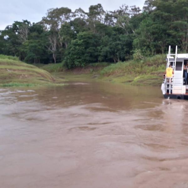 Grávida de 5 meses e criança de 3 anos morrem após naufrágio em Barreirinha 