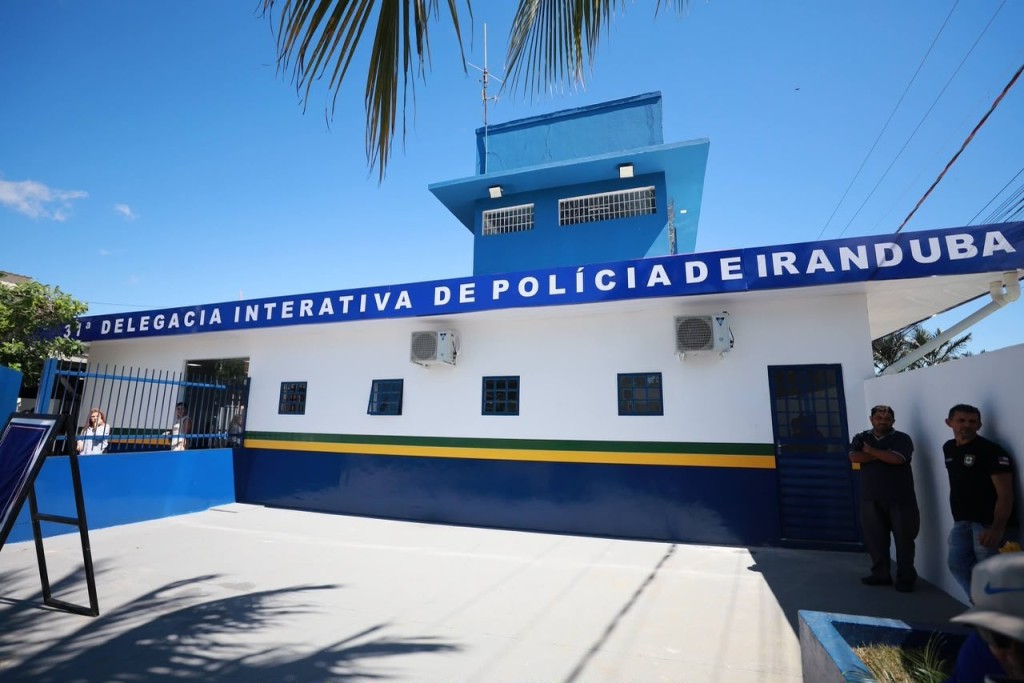 Em Iranduba Roberto Cidade inaugura.jpg